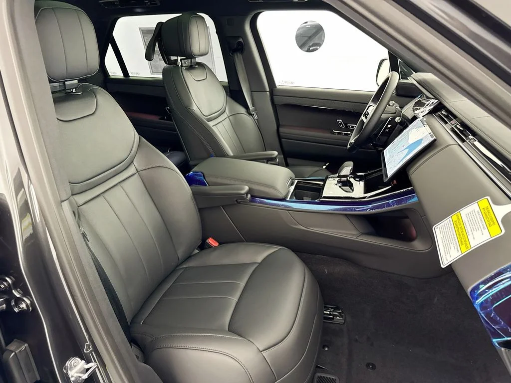New 2026 Carpathian Grey Land Rover Dynamic SE image 30