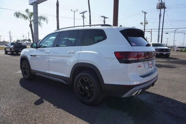 New 2026 Opal White Pearl Volkswagen 2.0T Peak Edition image 10