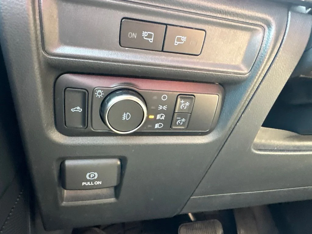 Used 2022 Black Metallic Ford XL image 25