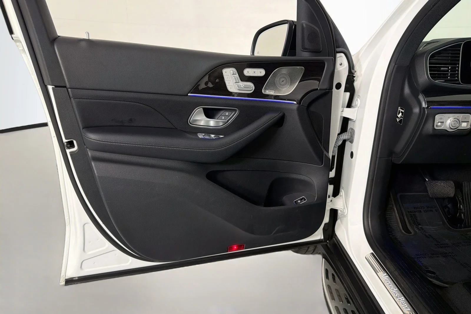 Certified Used 2023 Polar White Mercedes-Benz 450 image 22
