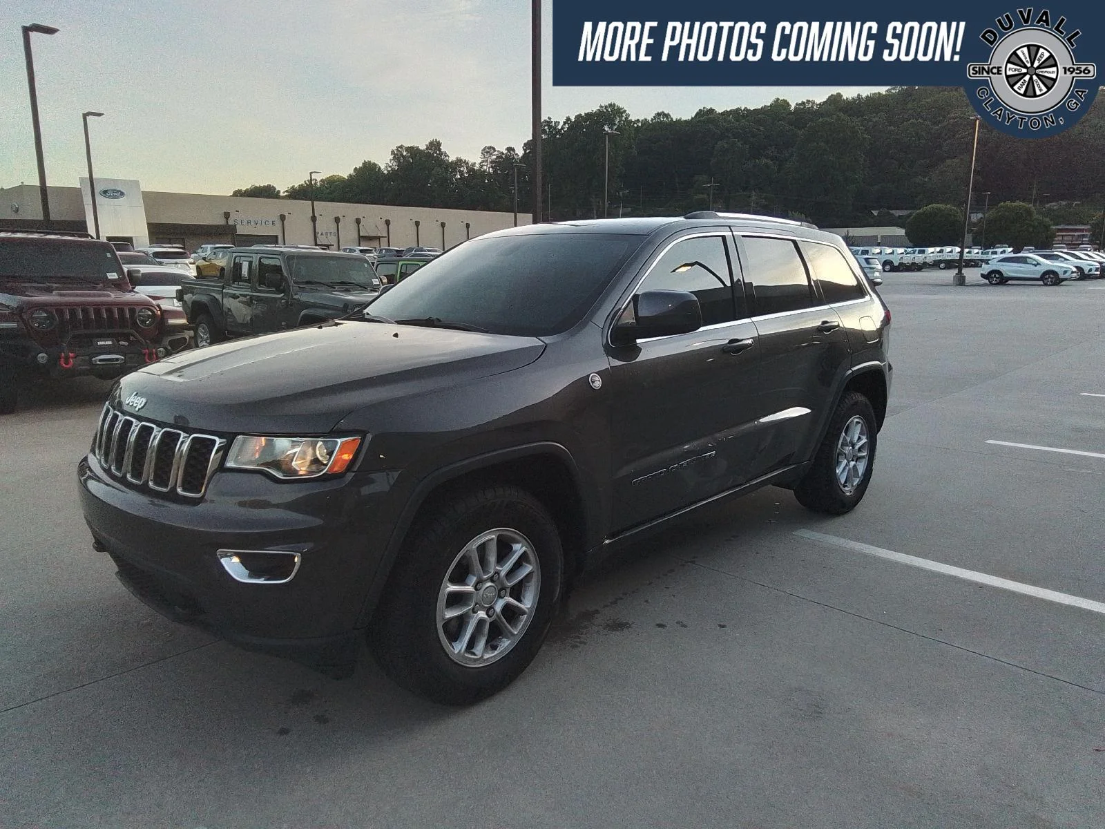 Used 2020 Granite Crystal Metallic Clearcoat Jeep Laredo E image 1