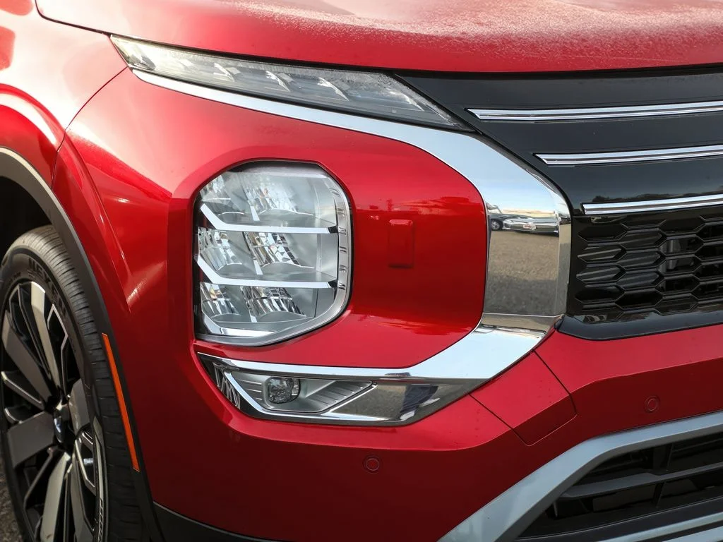 New 2026 Red Diamond Mitsubishi LE image 28