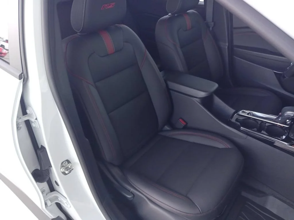 Used 2026 Summit White Chevrolet 2RS image 27