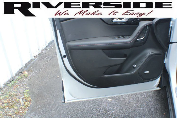 Used 2023 Iridescent Pearl Tricoat Chevrolet RS image 6