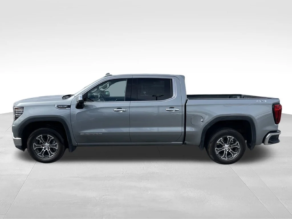 Used 2025 Sterling Metallic GMC SLT image 8