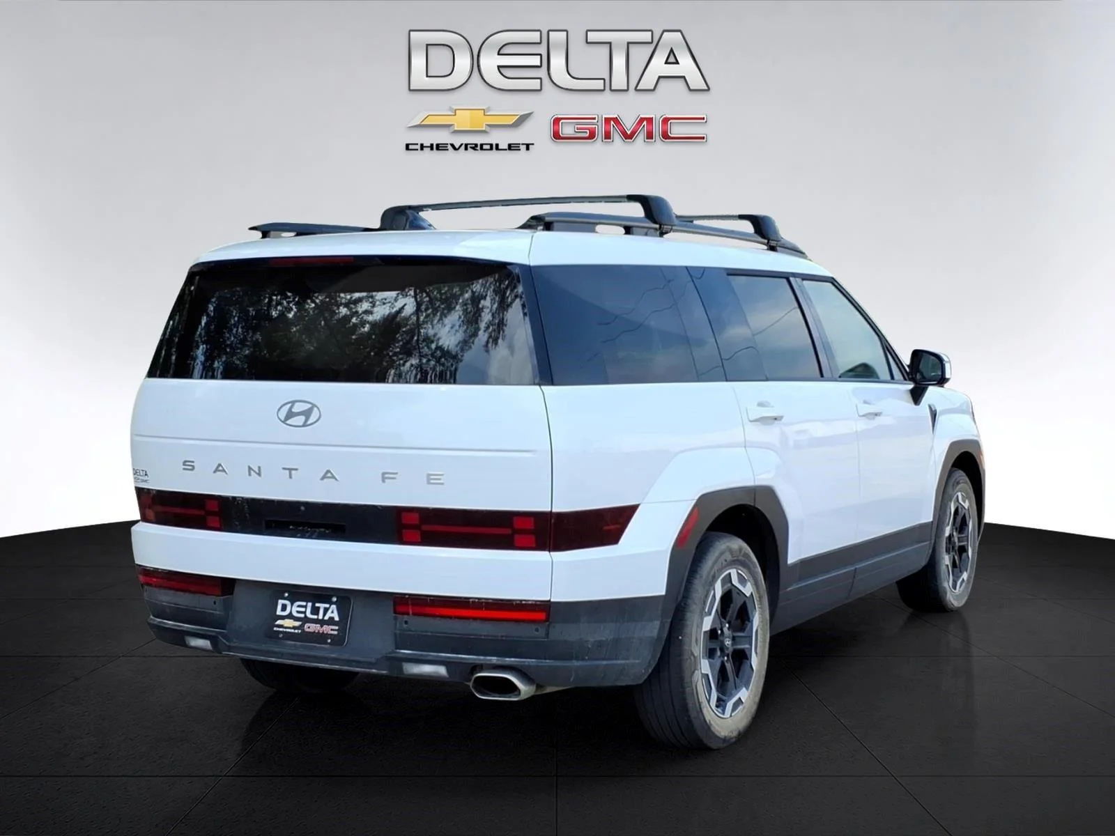 Used 2025  Hyundai SEL image 5