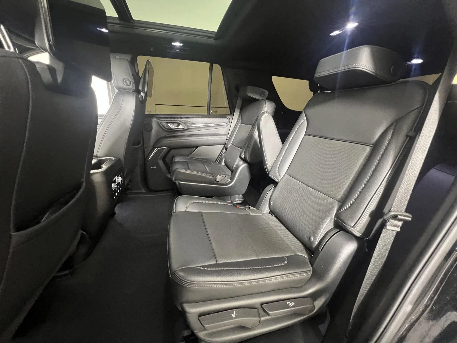 Used 2023 Onyx Black GMC Denali image 22