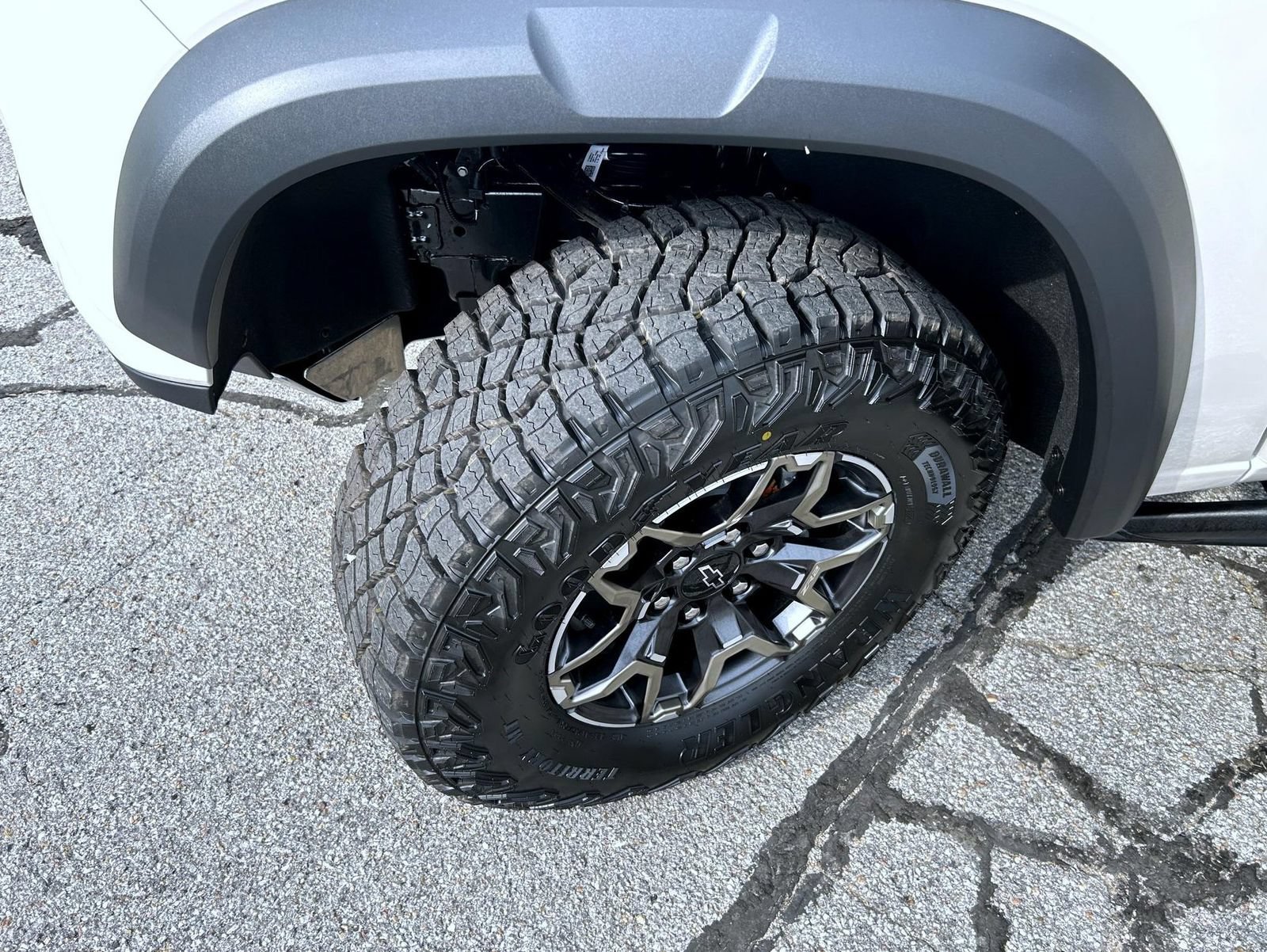 2026 Chevrolet Colorado ZR2 - Photo 23