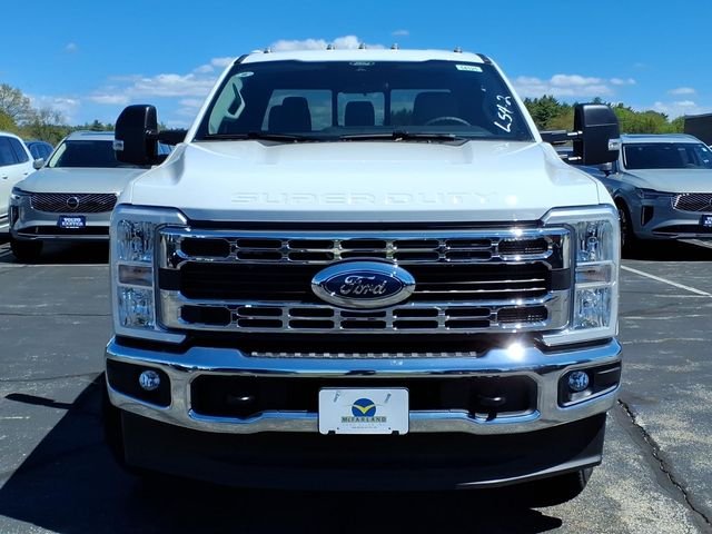 New 2026 Oxford White Ford F-350® XL image 2