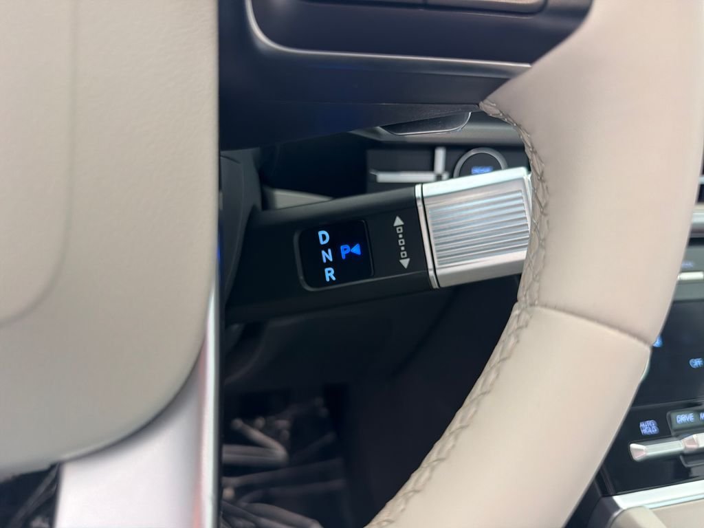 Used 2025 Hampton Gray Hyundai SEL image 24