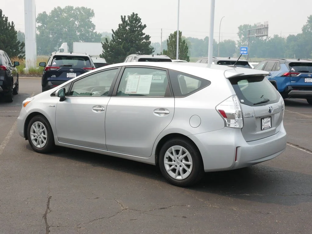 Used 2014 Silver Toyota Three image 6