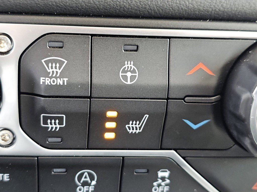 Used 2025 Hydro Blue Pearlcoat Jeep Mojave image 17
