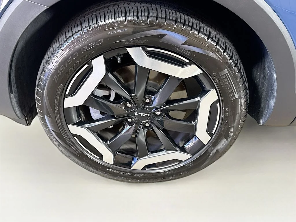 Used 2025 Black Kia EX image 42