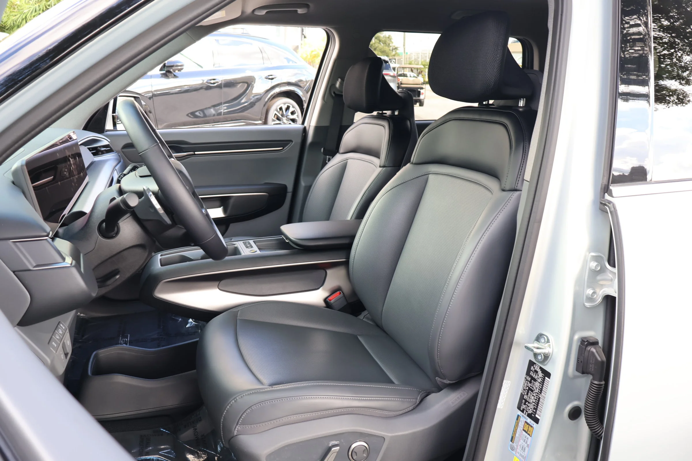 Used 2026 Kia EV9 Light with VIN 5XYAA5S29TG017777 for sale in Clearwater, FL