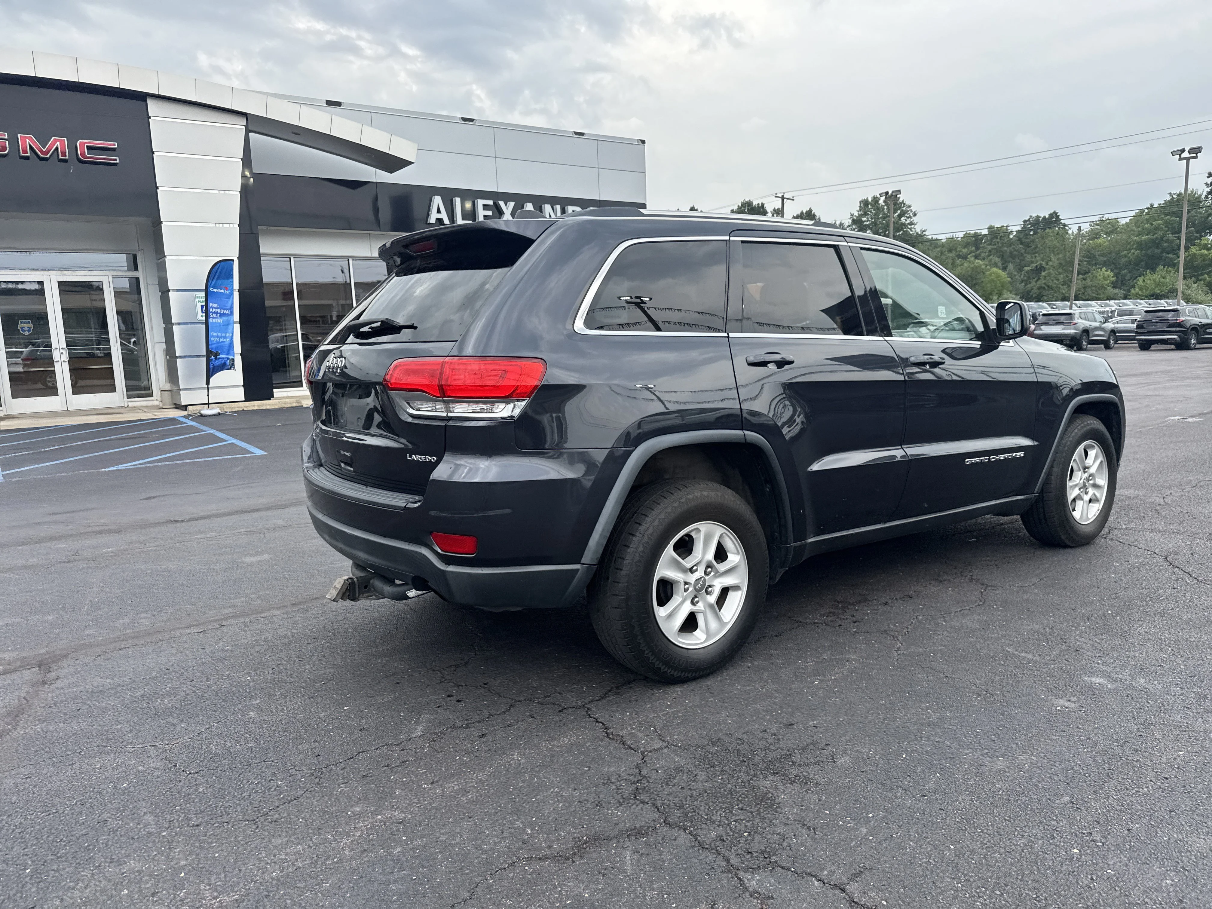 Used 2014 Maximum Steel Metallic Clearcoat Jeep Laredo image 3