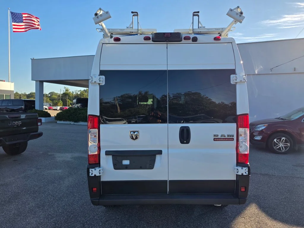 Used 2022 White Ram Base image 4