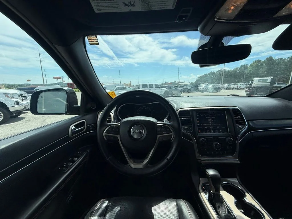 Used 2017 Green Jeep Limited image 8