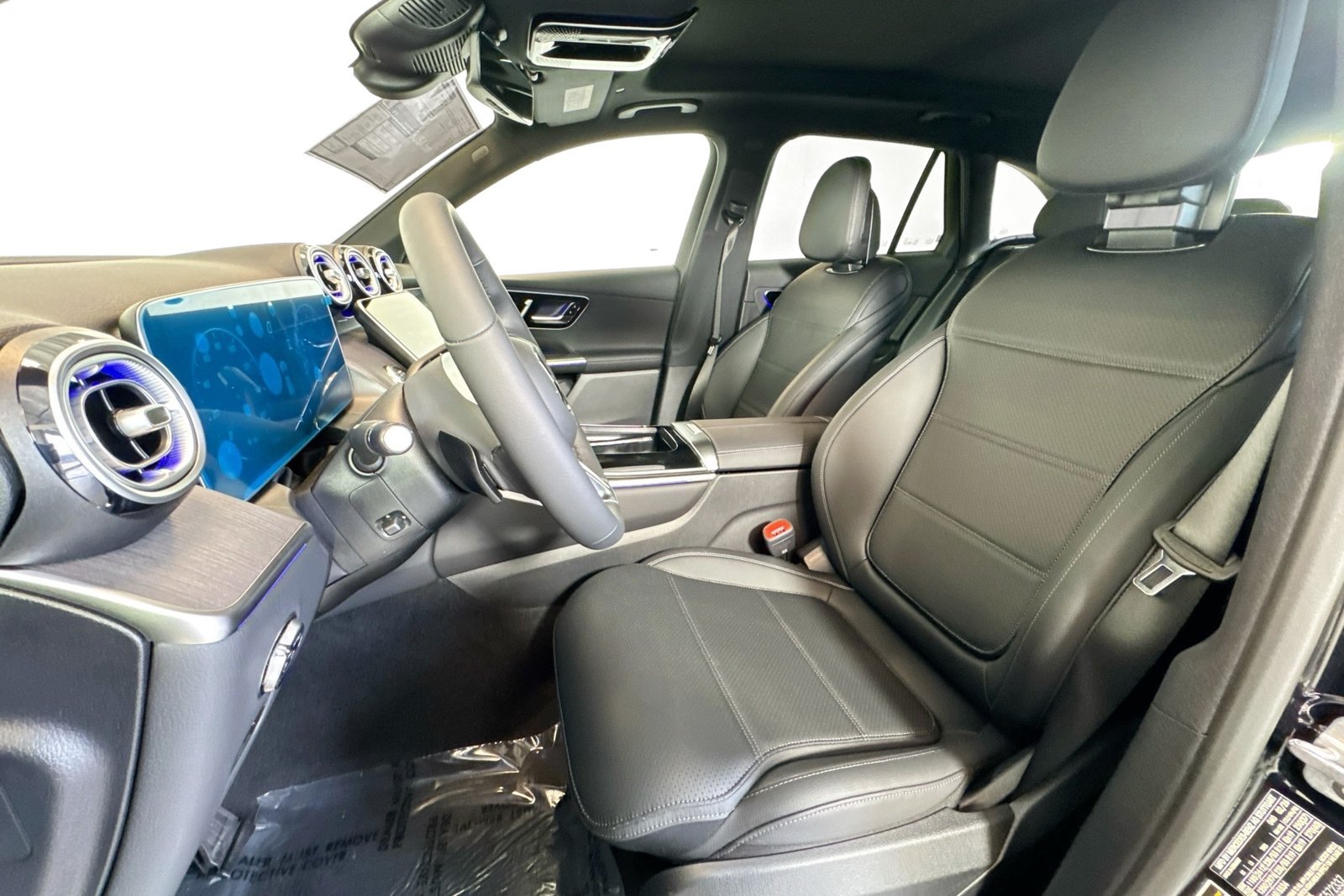 New 2026 Black Mercedes-Benz GLC 300 image 18