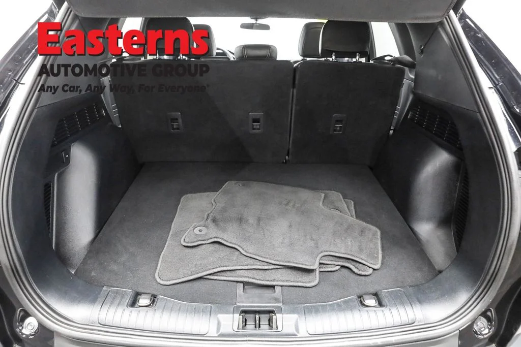 Used 2021 Black Ford SEL image 9
