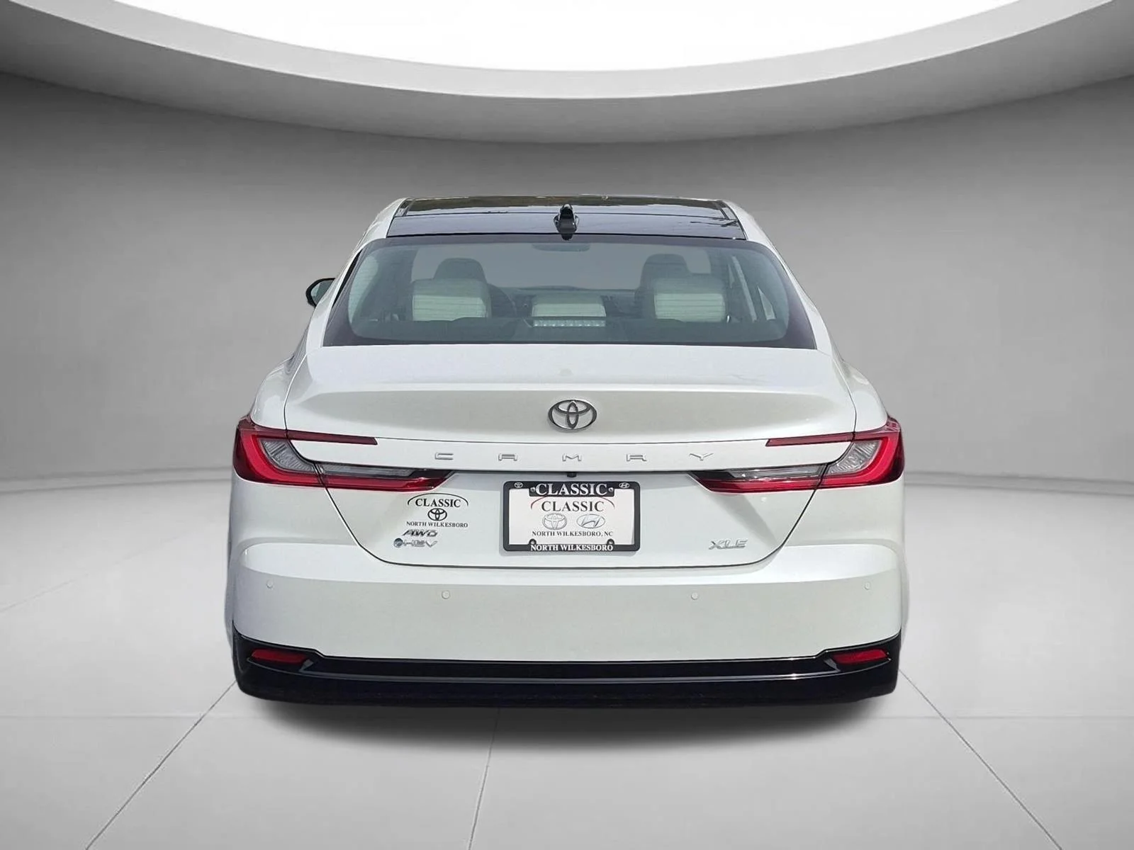 Used 2026 Wind Chill Pearl Toyota XLE image 4