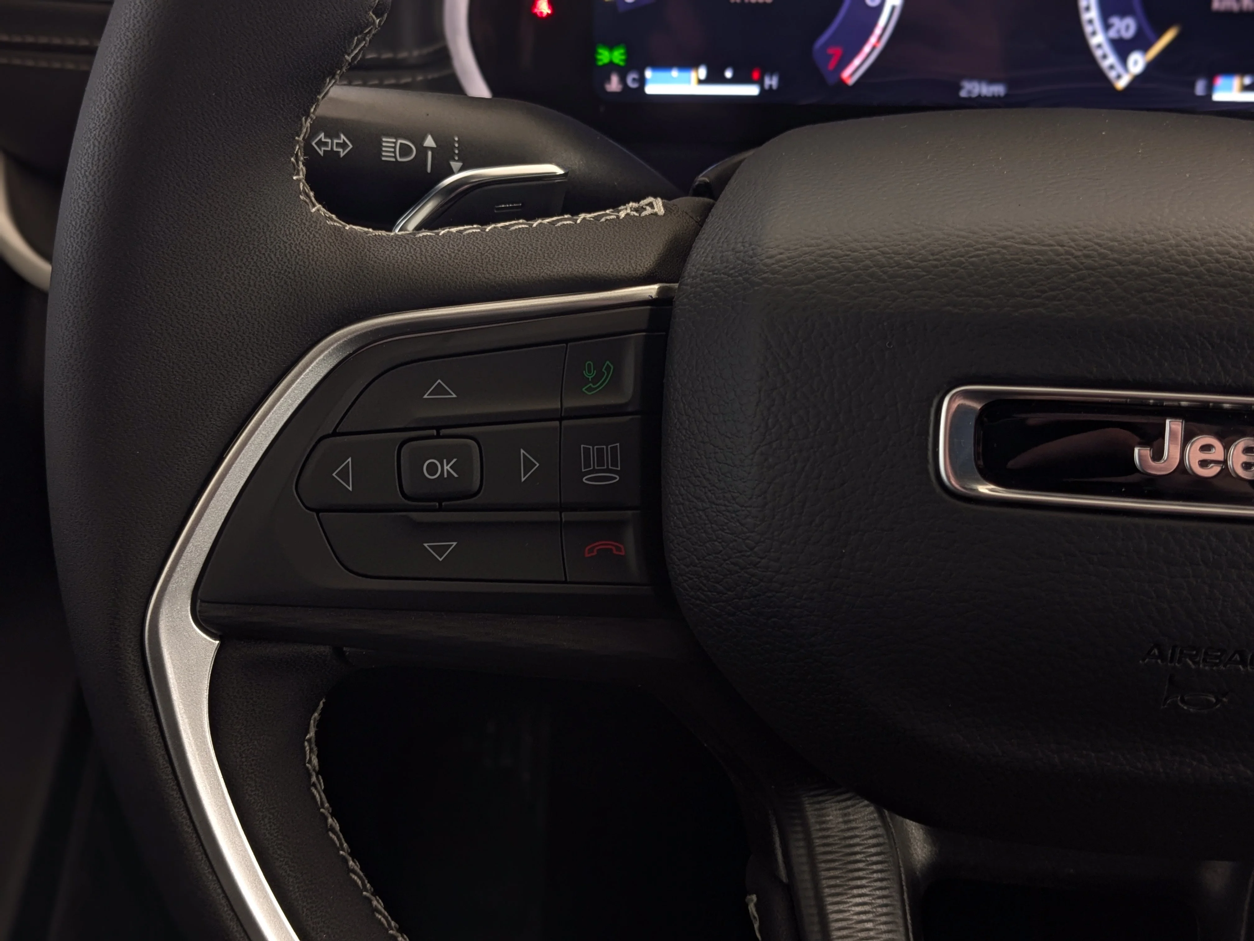 New 2026 Black Jeep Laredo - - Classic Theme - Heated Seats - Heated Steering - Remote Start & tons more! image 16