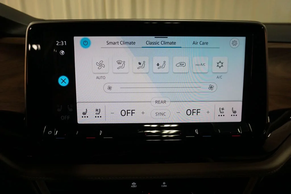 New 2026 Opal White Volkswagen 2.0T SE w/Technology image 18