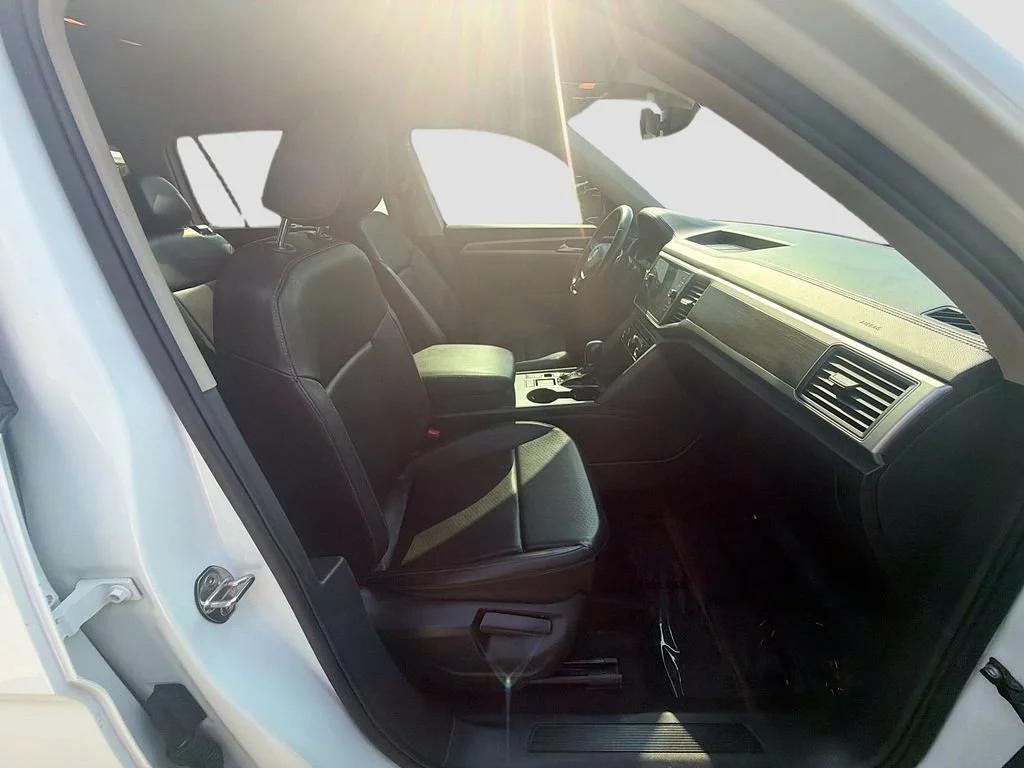 Certified Used 2019 Pure White Volkswagen 3.6L V6 SE w/Technology image 31
