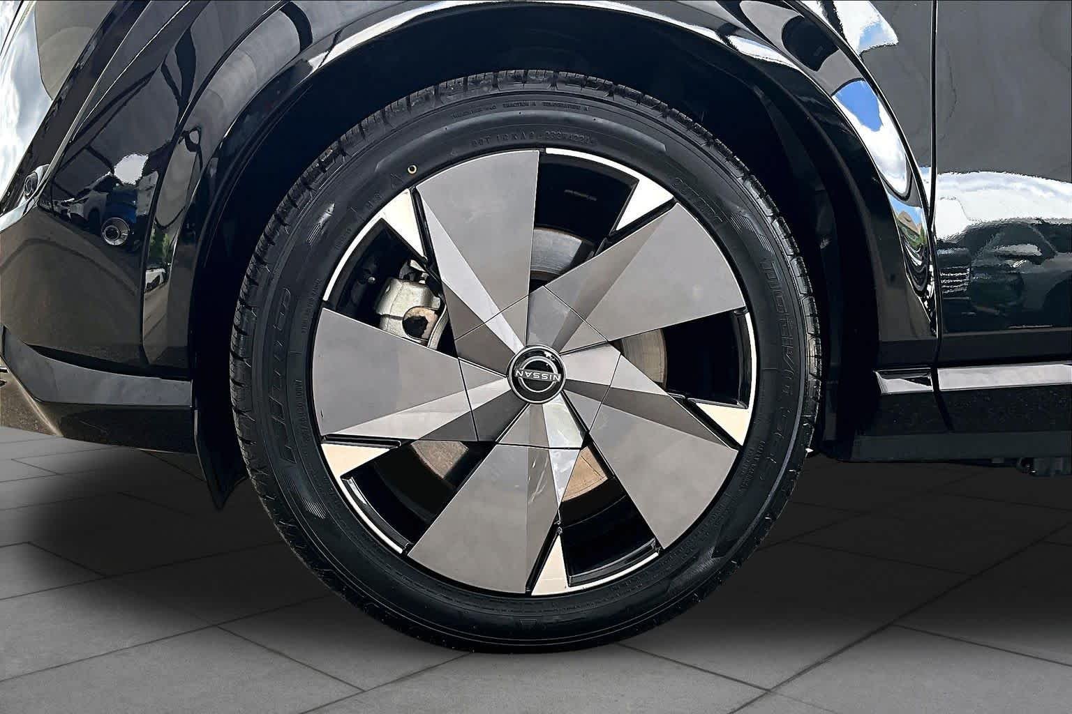 Used 2024 Black Diamond Pearl Nissan PLATINUM+ image 10
