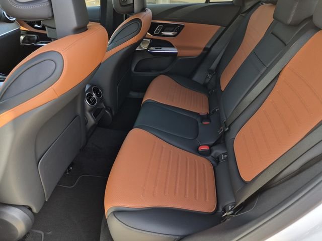 New 2026 Polar White Mercedes-Benz GLC 300 image 17