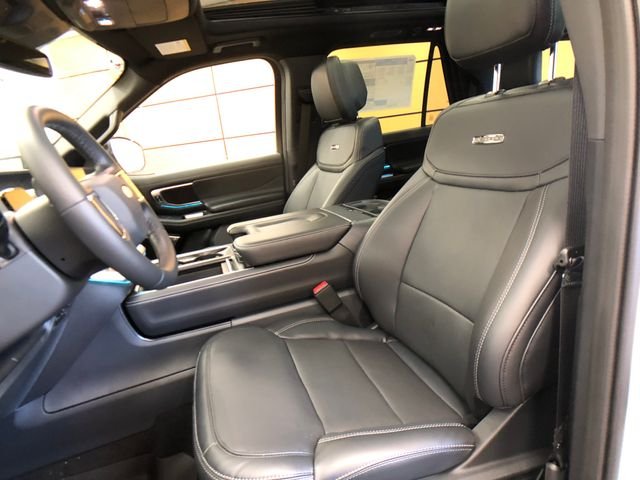 New 2026 Star White Metallic Tri-Coat Ford MAX Platinum® image 10