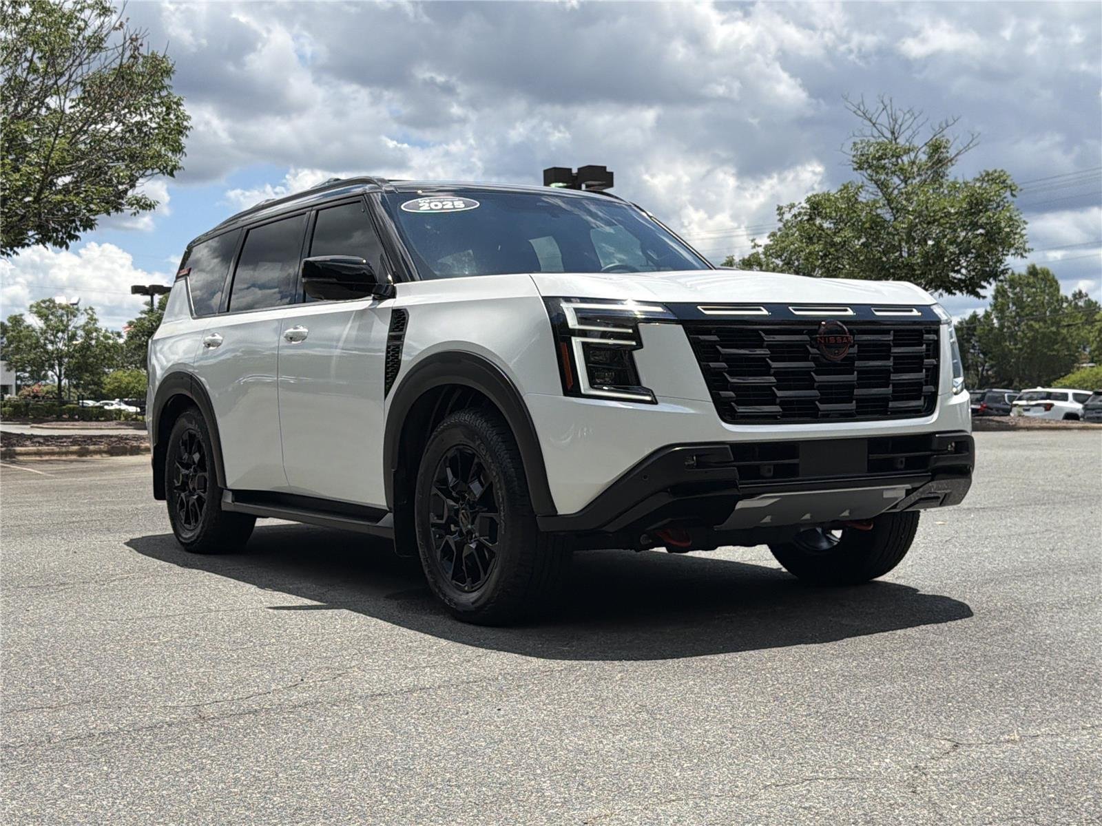 Used 2025 Aspen White Tricoat/Super Black Nissan PRO-4X image 29