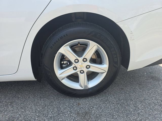 Used 2023 White Chevrolet LS image 32
