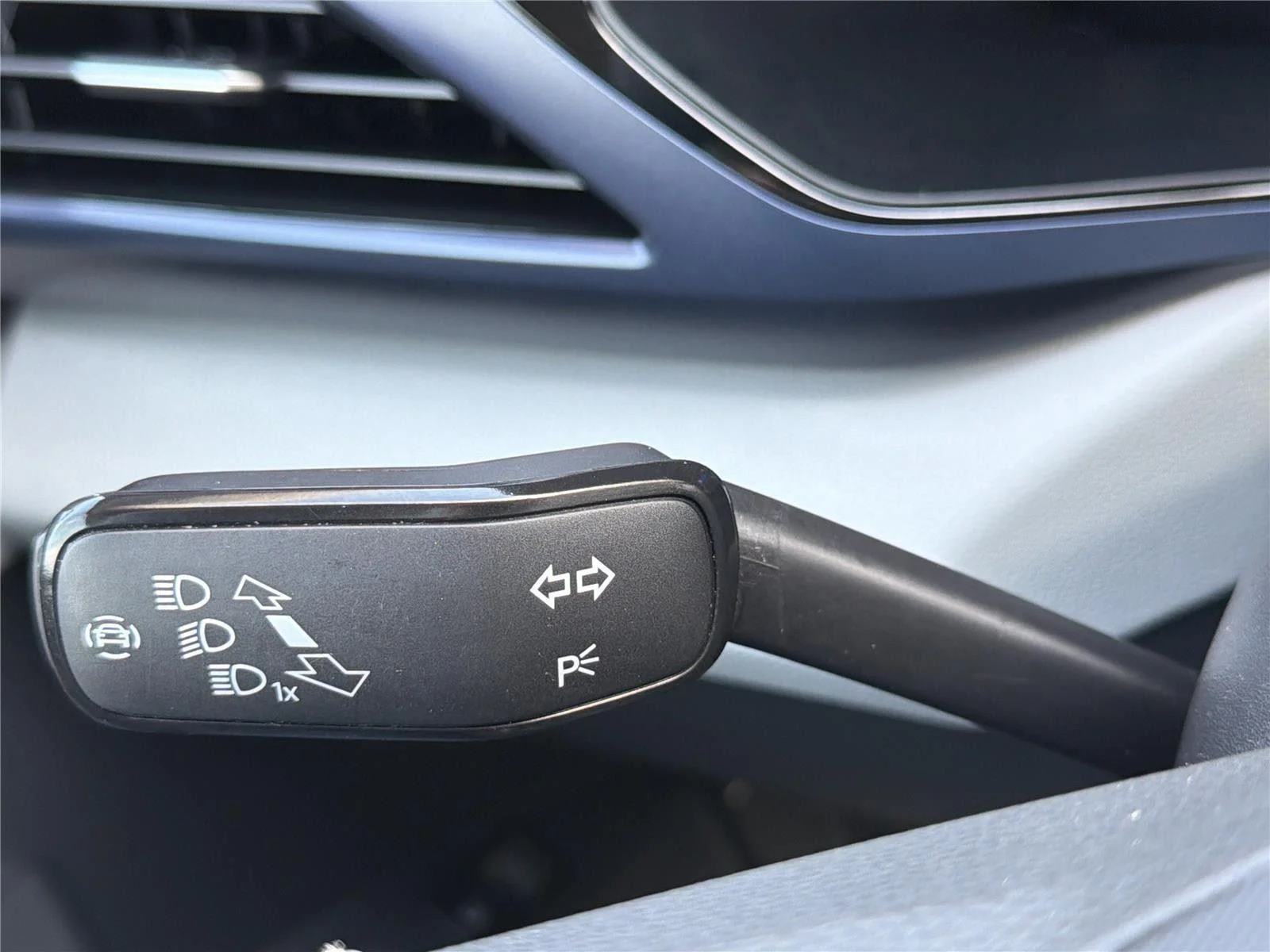 Used 2023 Pure Gray Volkswagen SE image 20
