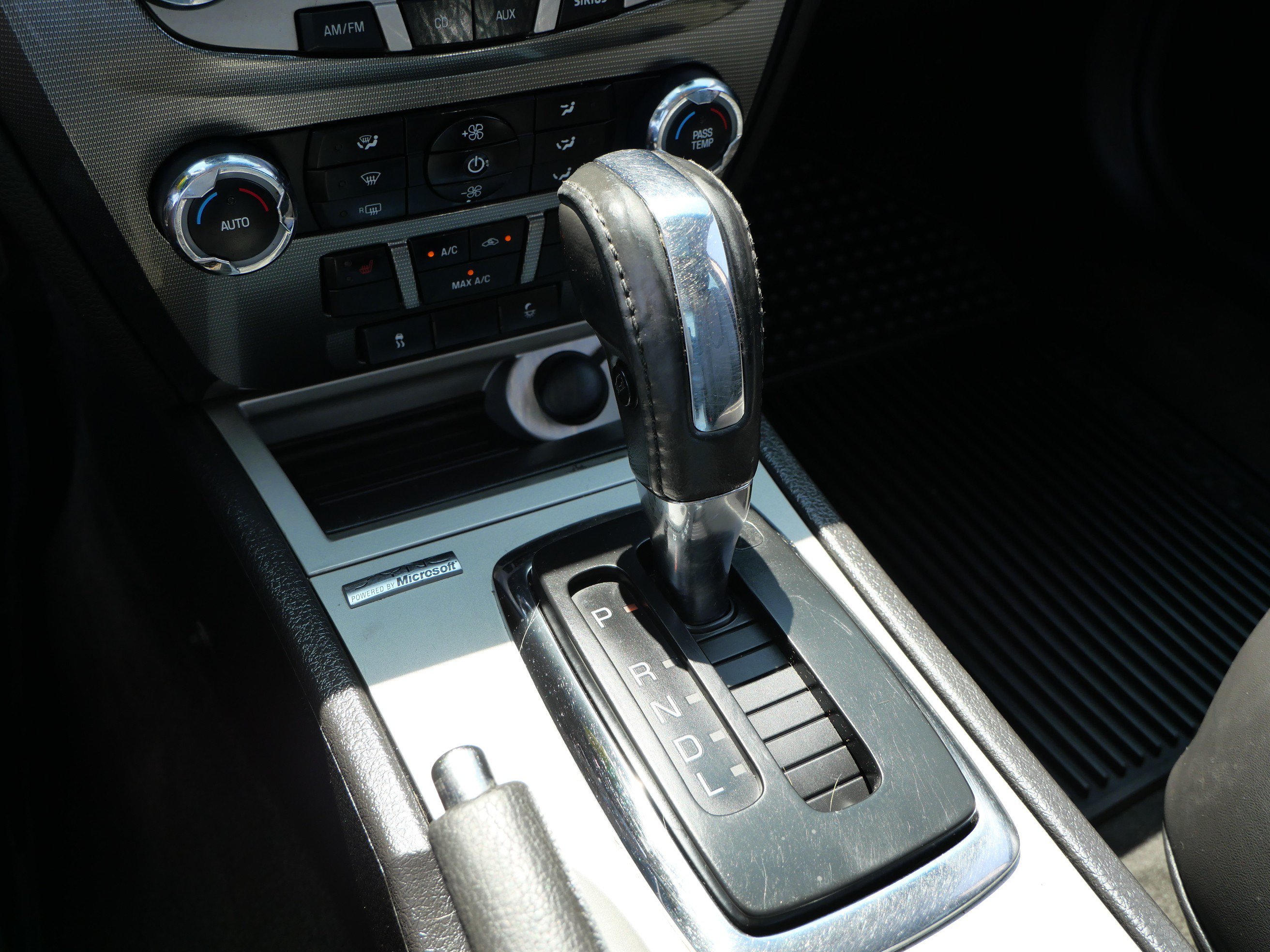 Used 2010 Gray Ford SEL image 20