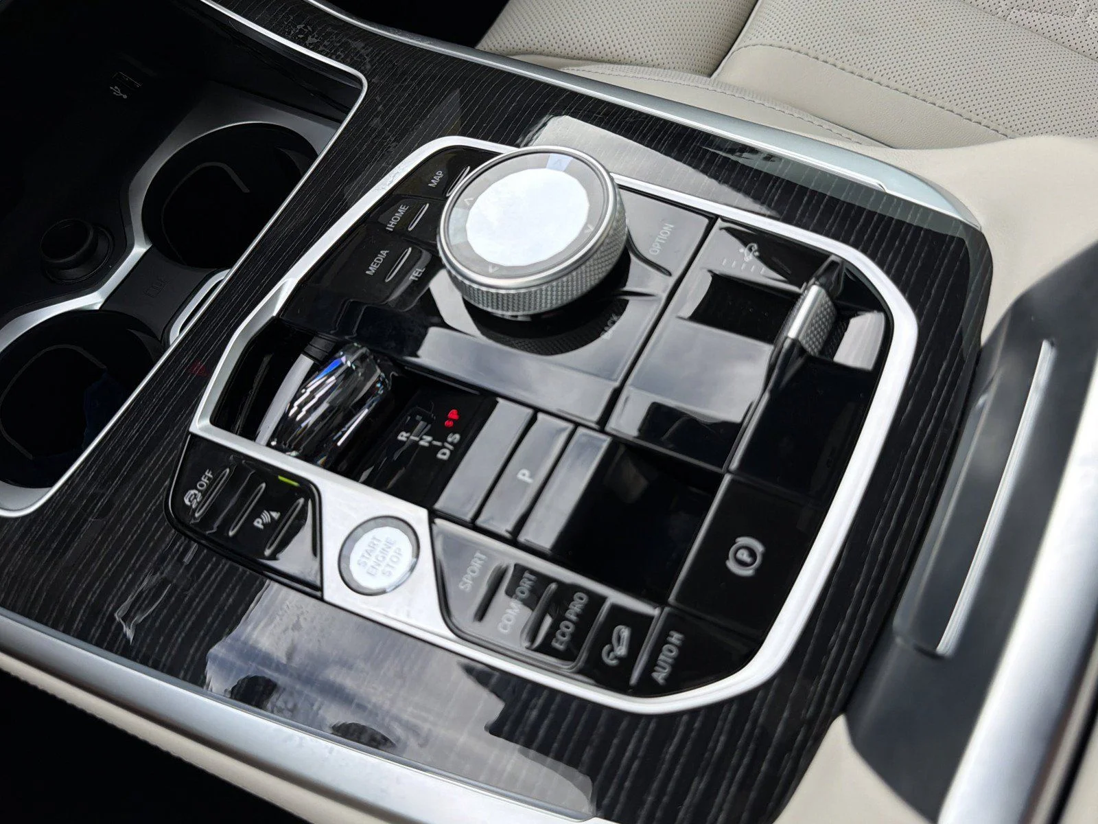 New 2027 Mineral White Metallic BMW xDrive40i image 38