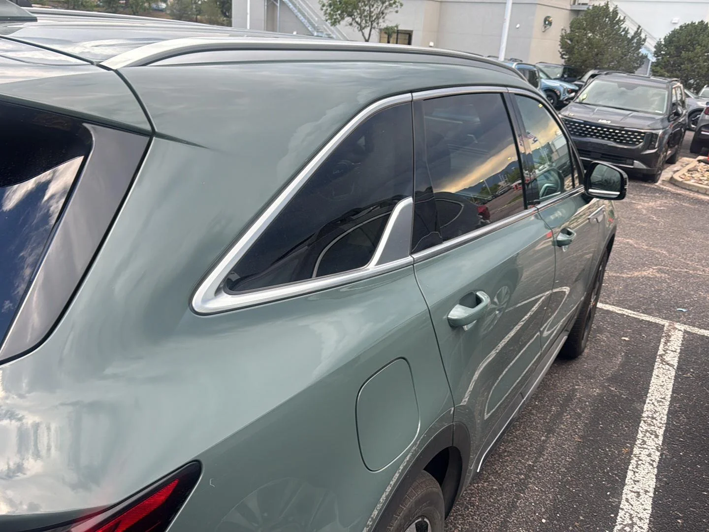 Certified Used 2025 Cityscape Green Kia EX image 4