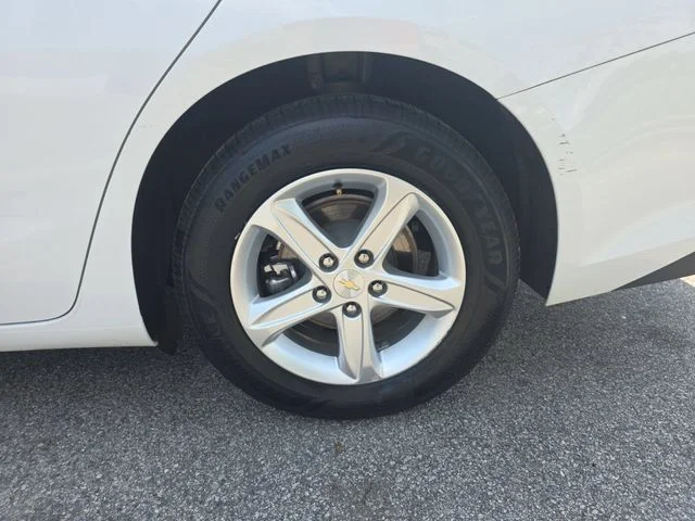 Used 2023 White Chevrolet LS image 32