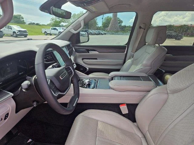 Used 2023 White Jeep Series III image 9