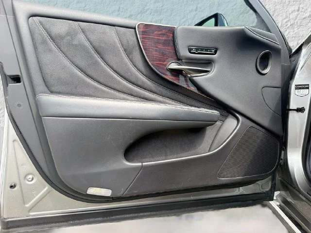 Used 2018 Silver Lexus LS 500 image 22