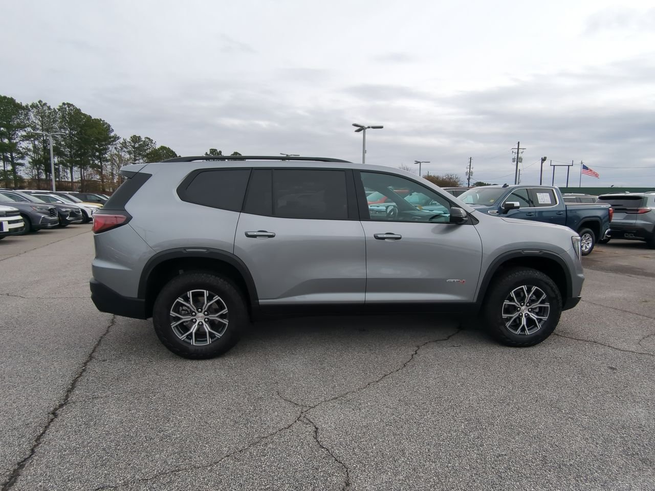 Used 2025 Sterling Metallic GMC AT4 image 35