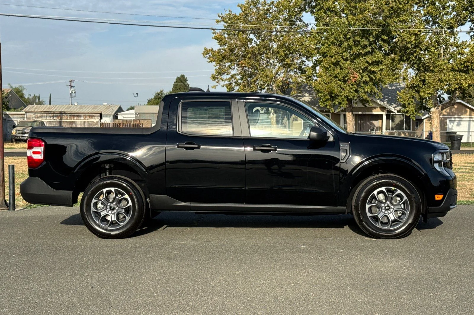 New 2026 Shadow Black Ford XLT image 3