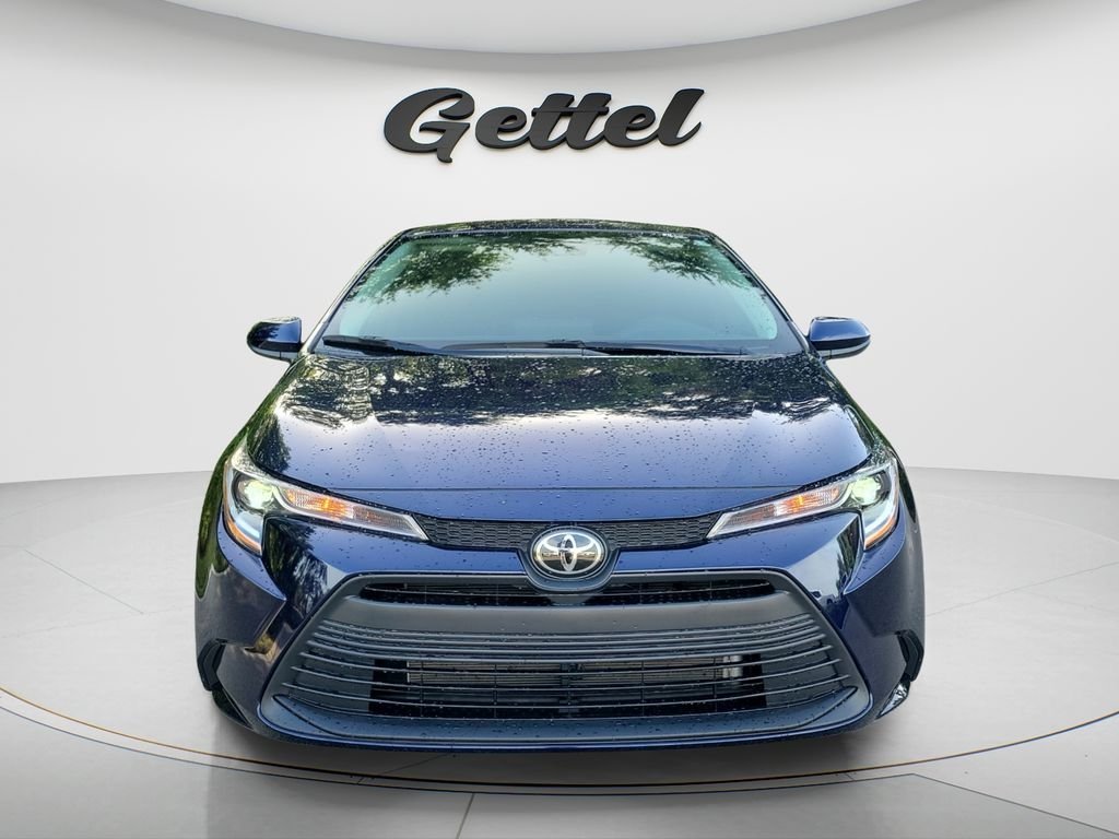 Certified Used 2025  Toyota LE image 8