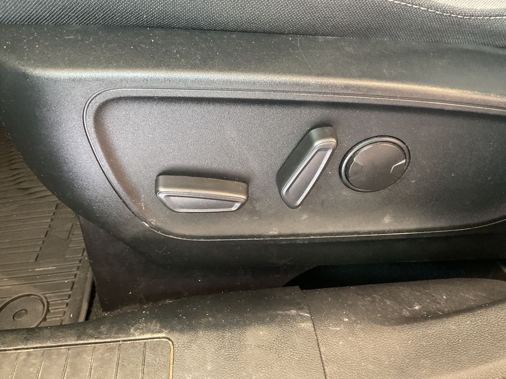 Used 2021 Blue Ford SE image 15