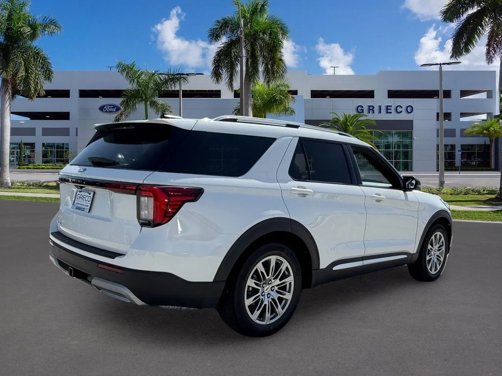 New 2027 Star White Metallic Tri-Coat Ford Platinum™ image 7
