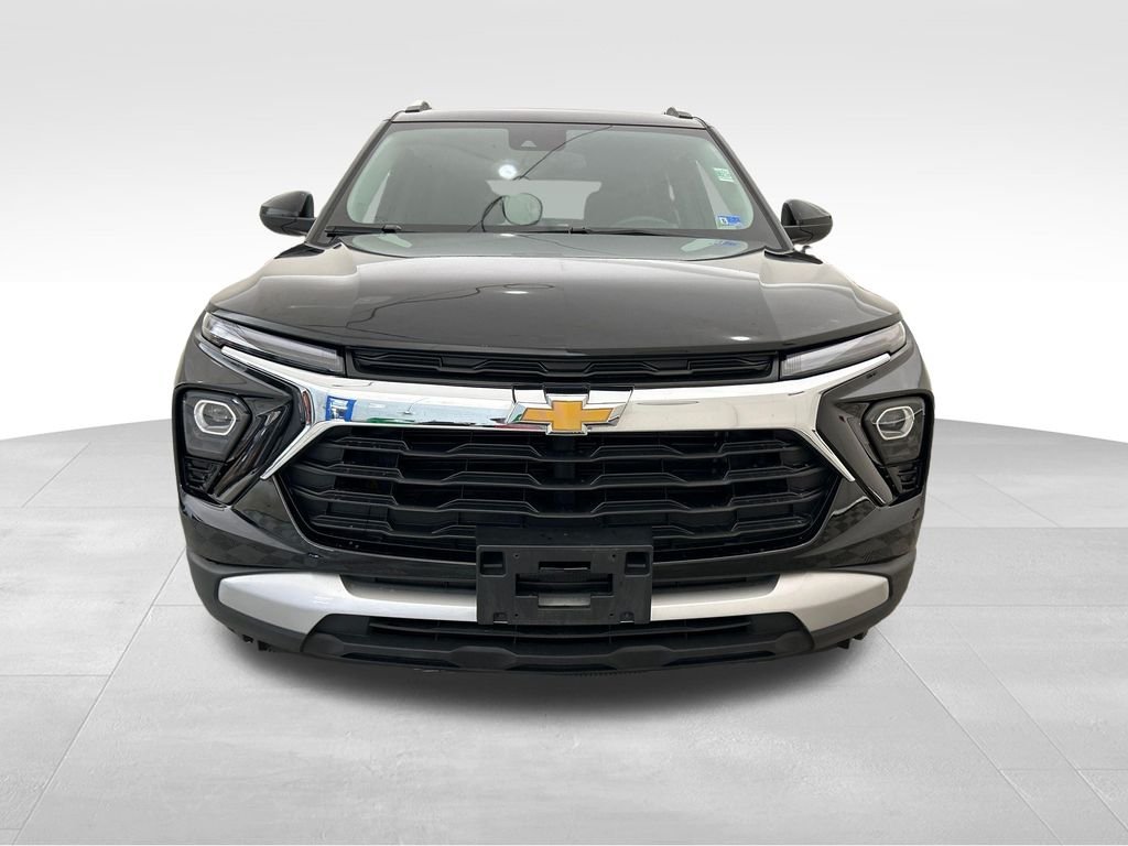 Used 2025 Black Chevrolet LT image 9