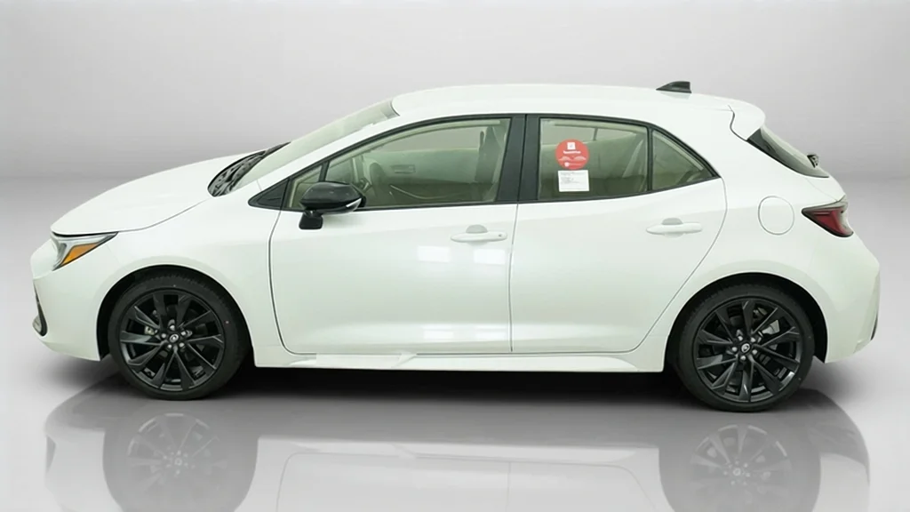 New 2027 Wind Chill Pearl Toyota XSE image 2