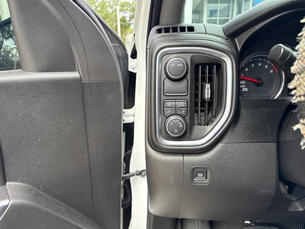 Used 2020 SUMMIT WHITE Chevrolet RST image 4