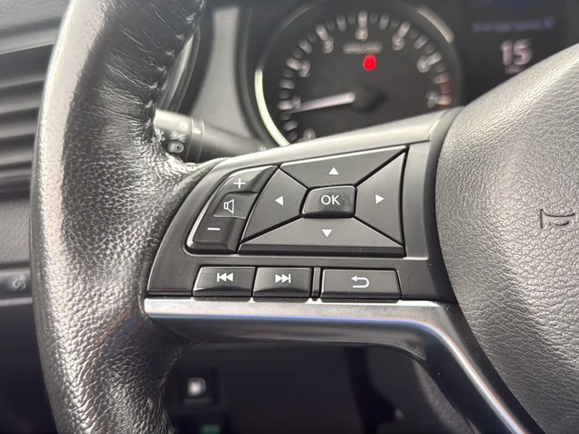 Used 2018 Gray Nissan SV image 39