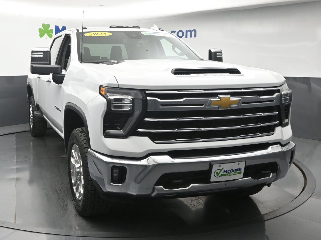 Used 2025 White Chevrolet LTZ image 5