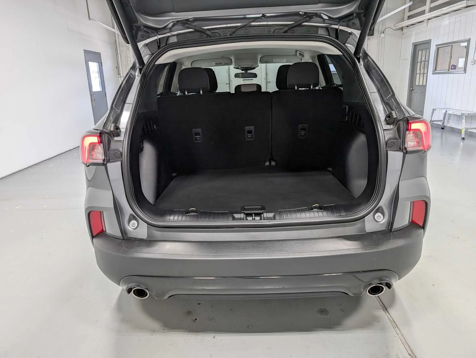 Used 2022 Carbonized Gray Metallic Ford SE image 39